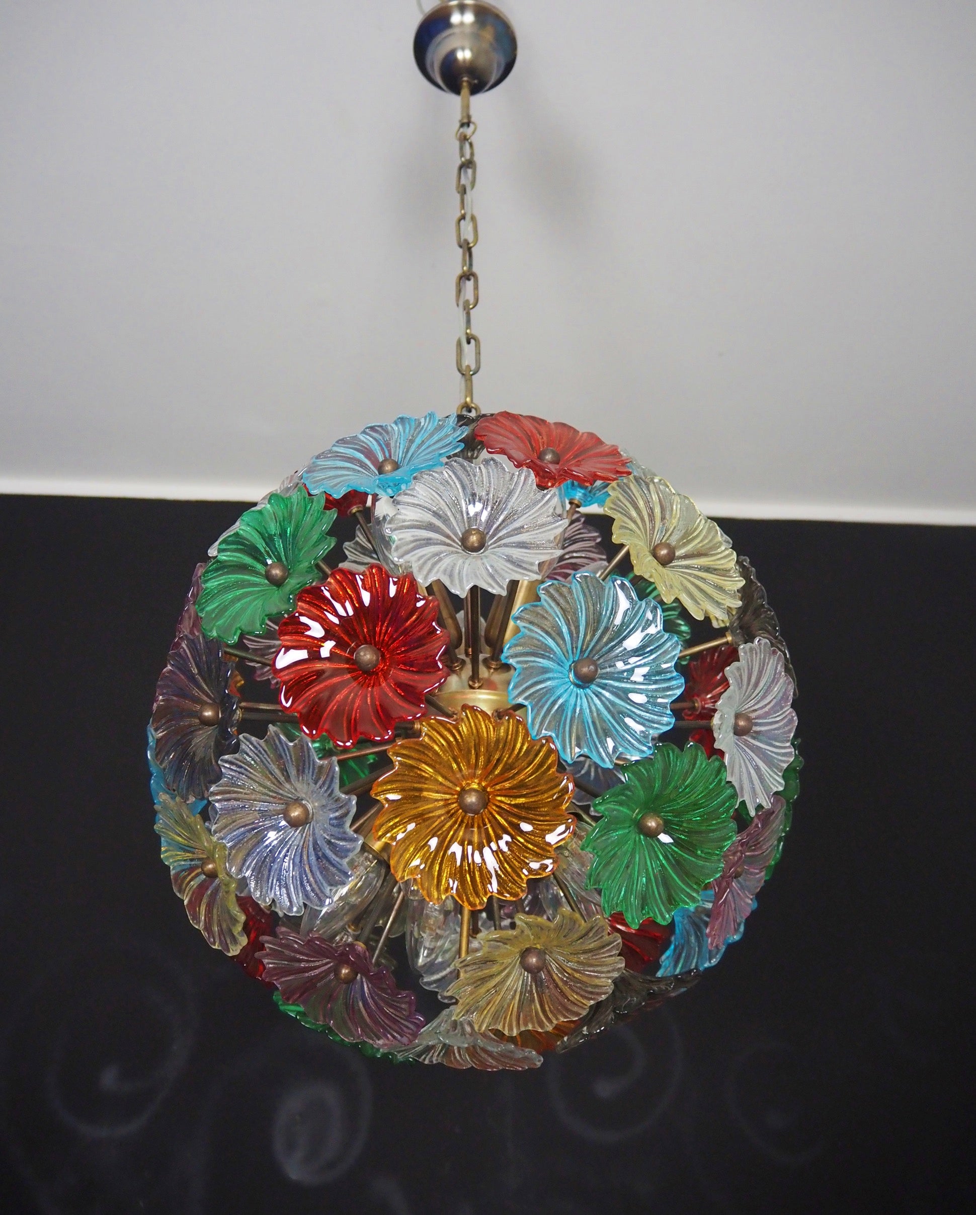 Murano Lysekrone – 51 Multifarge Tusenfrydglass – detalj 4 – Murano Classics