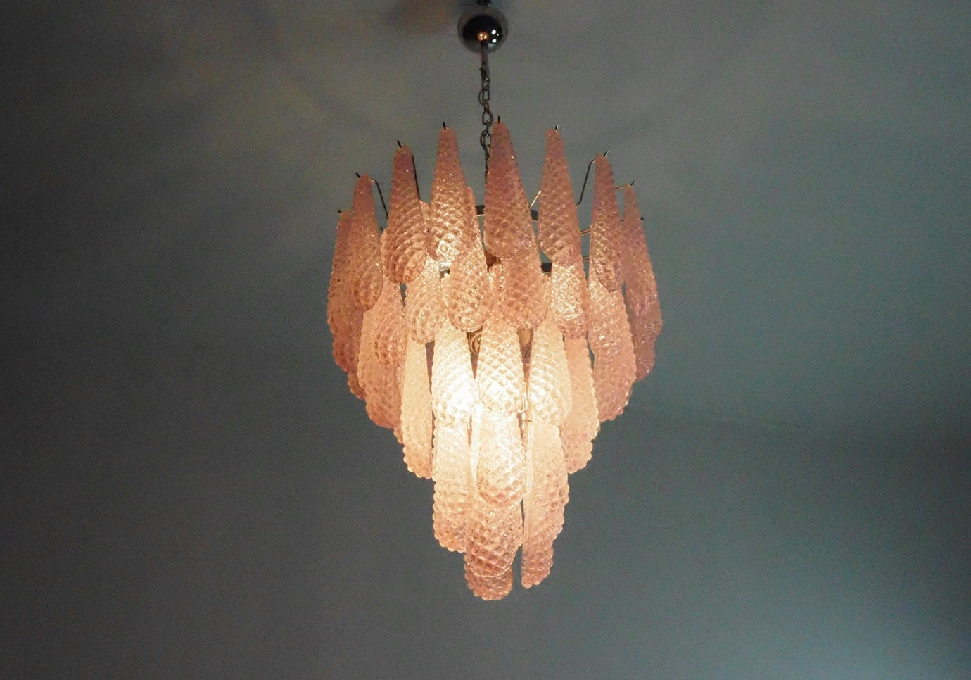 Murano Lysekrone – 52 Rosa Dråpeglass – detalj 5 – Murano Classics