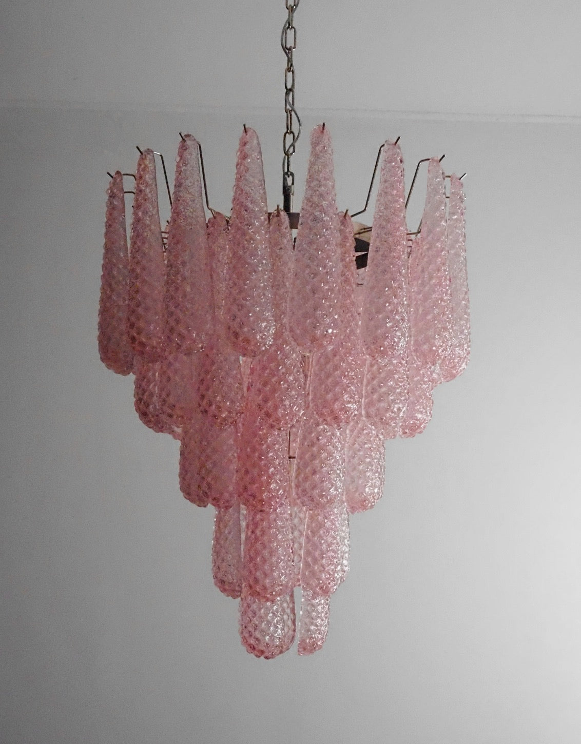 Murano Lysekrone | 52 Rosa Dråpeglass