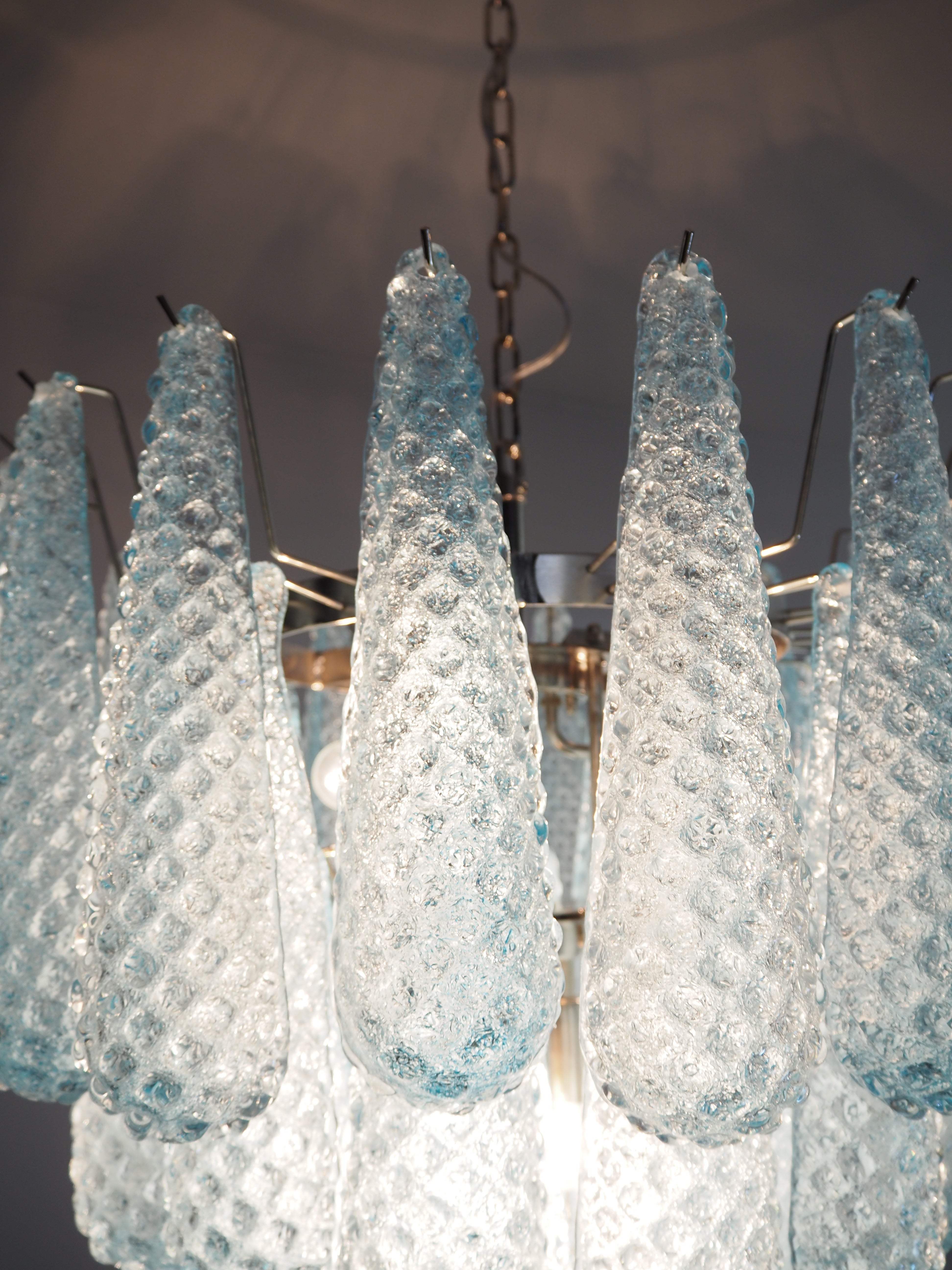 Murano Lysekrone – 52 Blå Dråpeglass – detalj 3 – Murano Classics