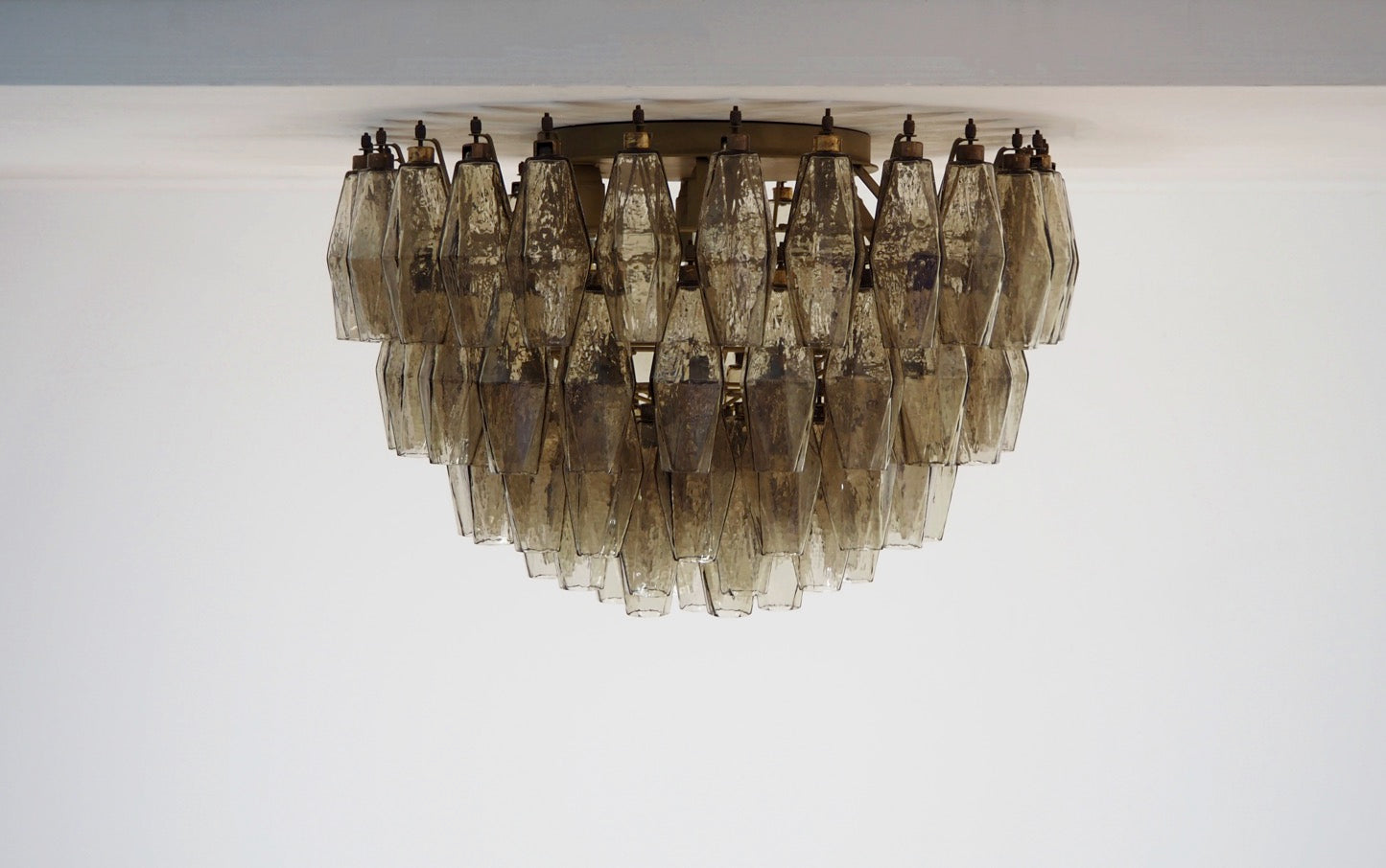 Murano Lysekrone – 84 Røyk Poliedriglass – Murano Classics