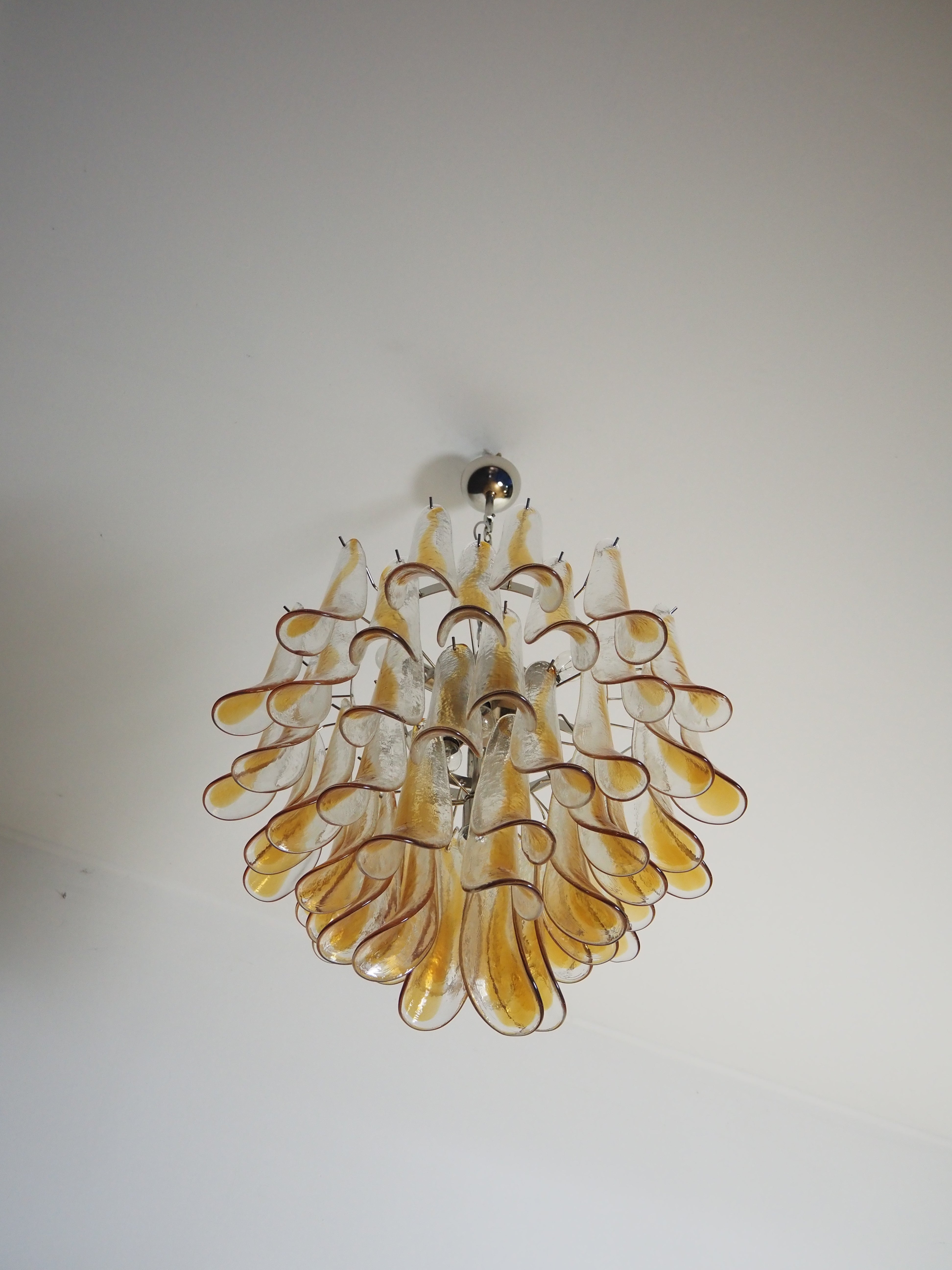 Murano Lysekrone – 53 Gule Konglebladglass – detalj 4 – Murano Classics