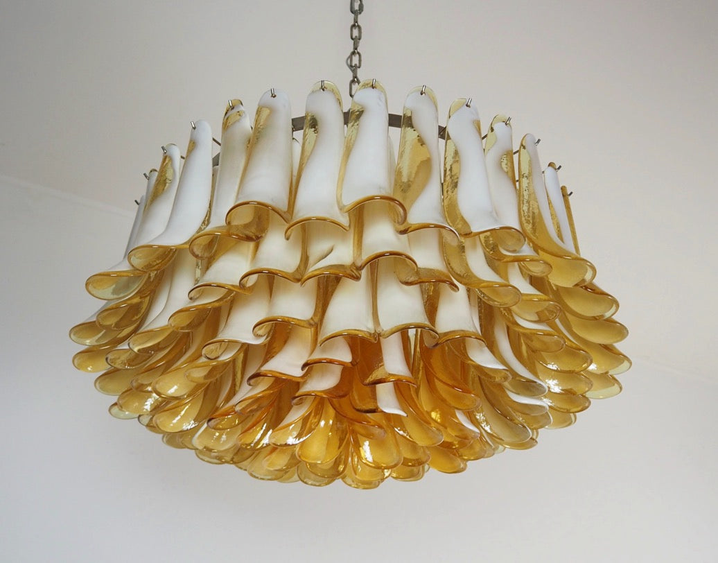 Murano Lysekrone – 101 Karamelfargede Konglebladglass – detalj 3 – Murano Classics