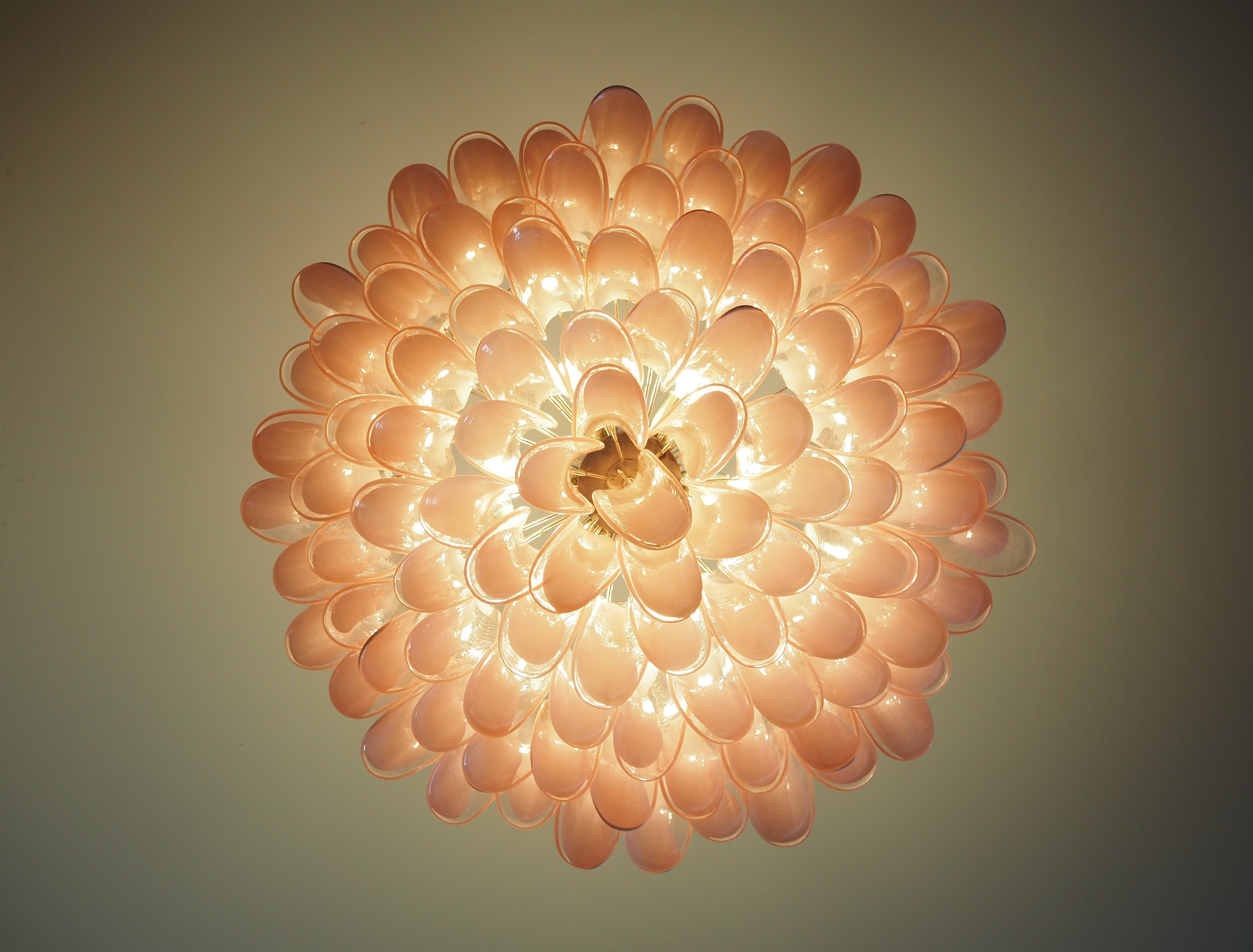 Murano Lysekrone – 101 Rosa Konglebladglass – detalj 7 – Murano Classics