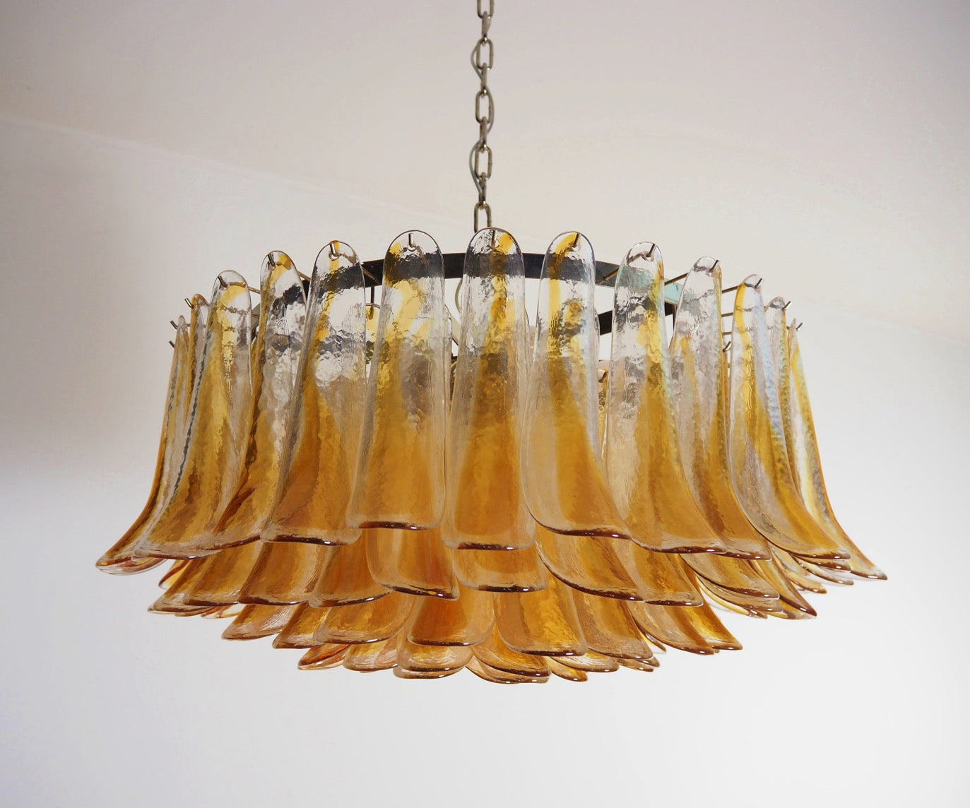 Murano Lysekrone – 101 Gule klar Konglebladglass – Murano Classics
