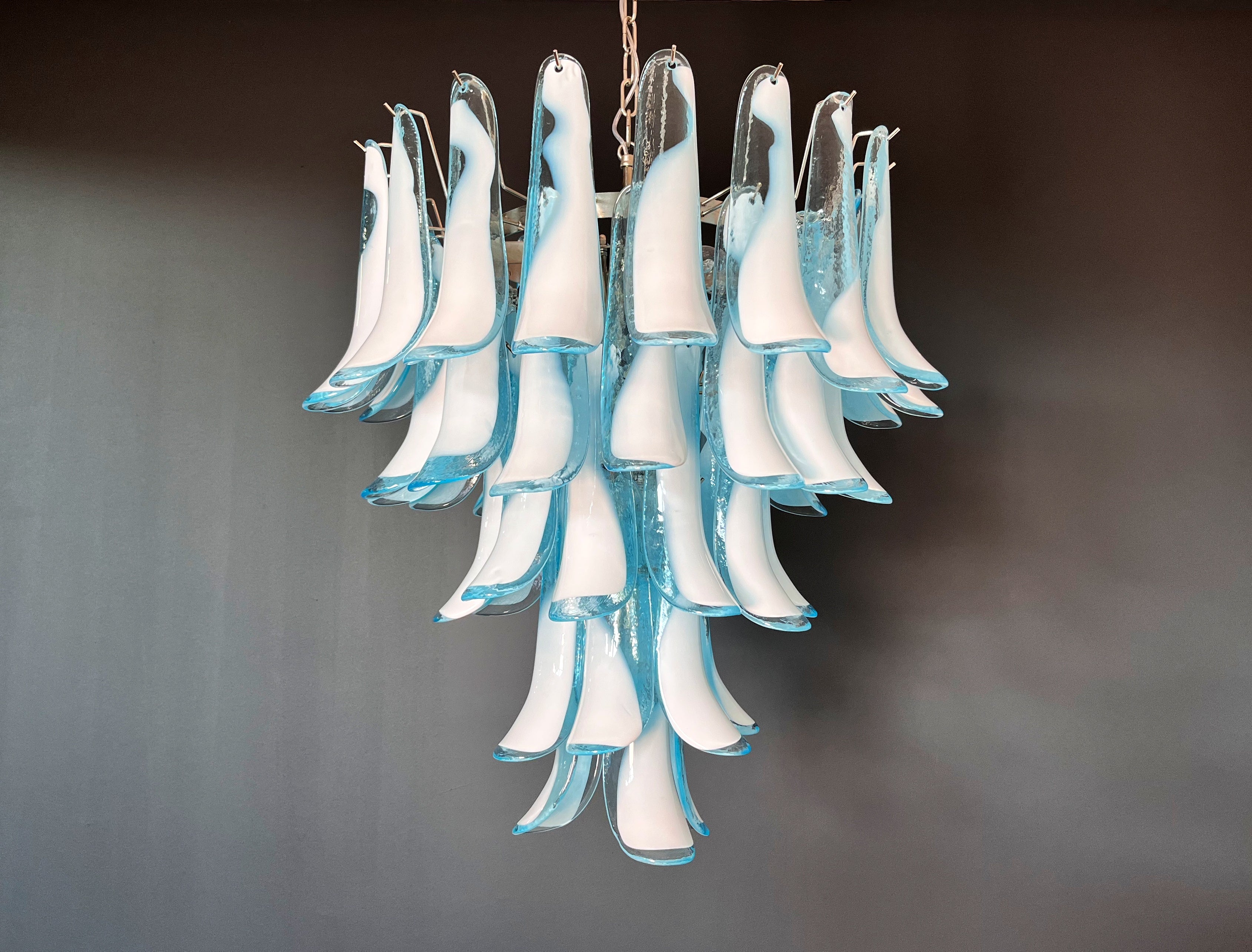 Murano Lysekrone – 52 Blå Konglebladglass – detalj 5 – Murano Classics
