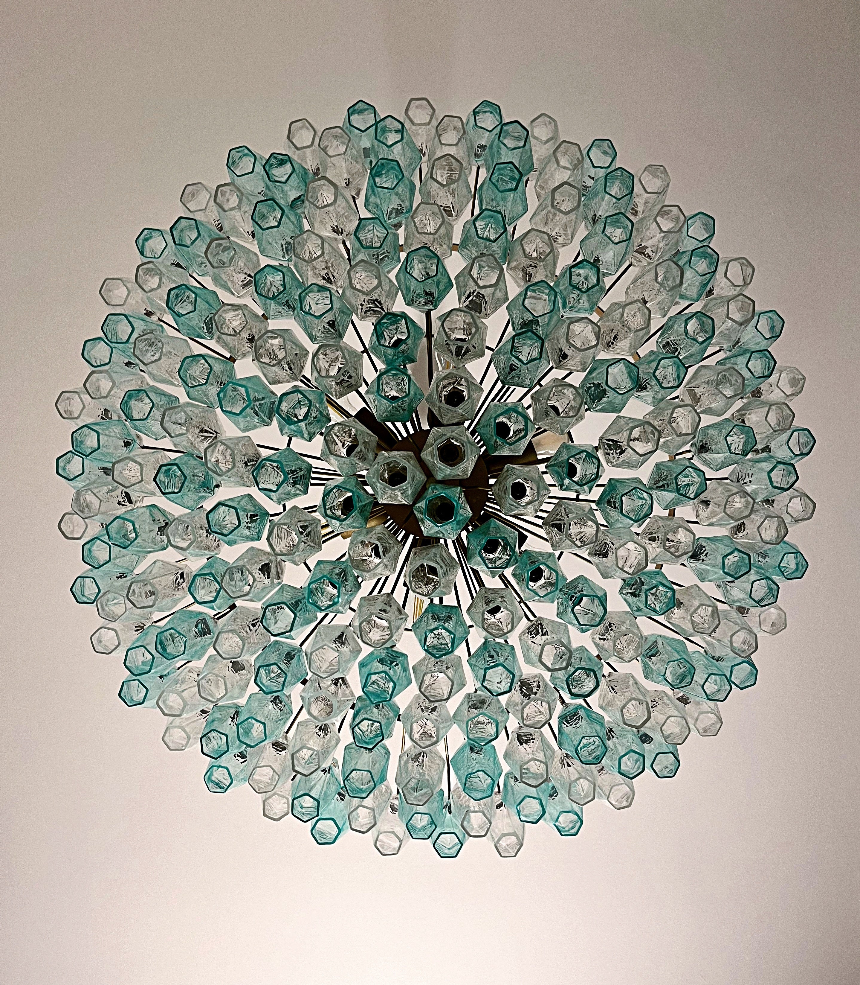 Murano Lysekrone – 185 Turkis og Klare Poliedriglass – detalj 1 – Murano Classics