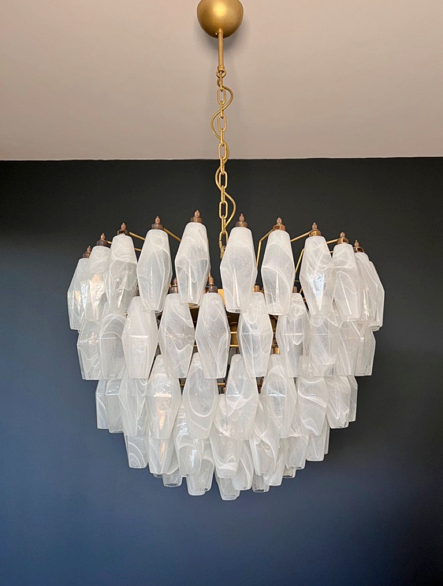 Murano Lysekrone | 111 Hvite Alabaster Gull Poliedriglass