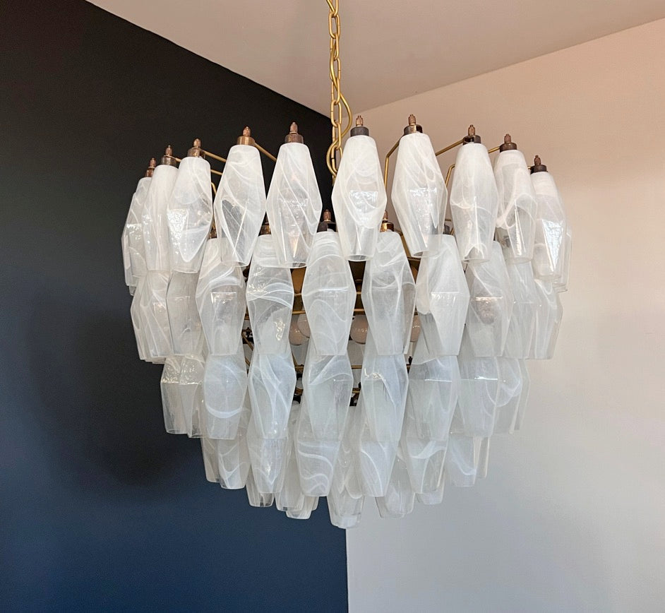 Murano Lysekrone | 111 Hvite Alabaster Gull Poliedriglass