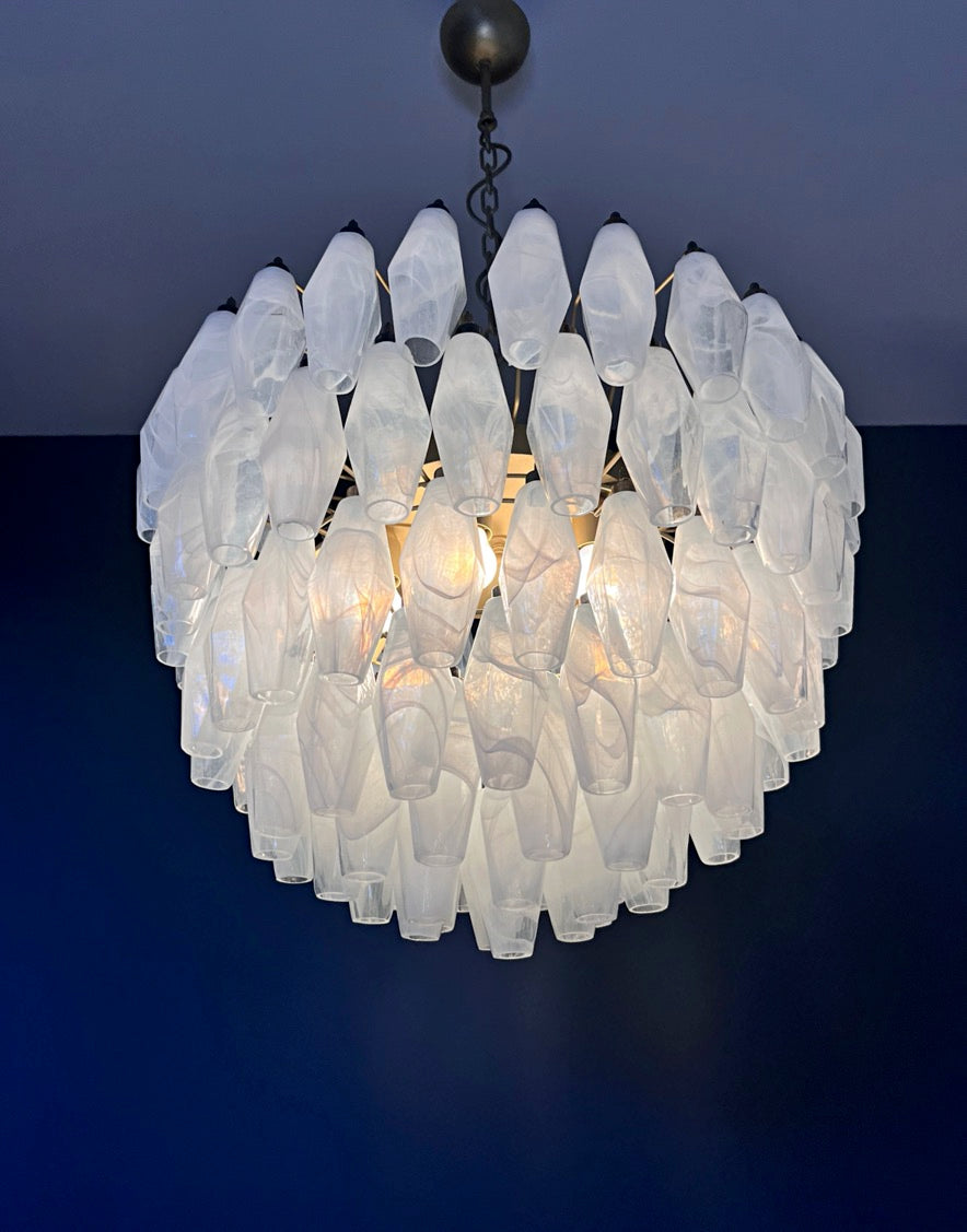 Murano Lysekrone | 111 Hvite Alabaster Gull Poliedriglass