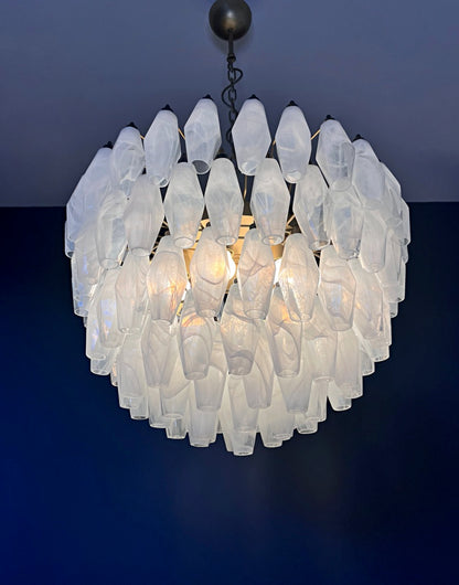 Murano Lysekrone | 111 Hvite Alabaster Gull Poliedriglass