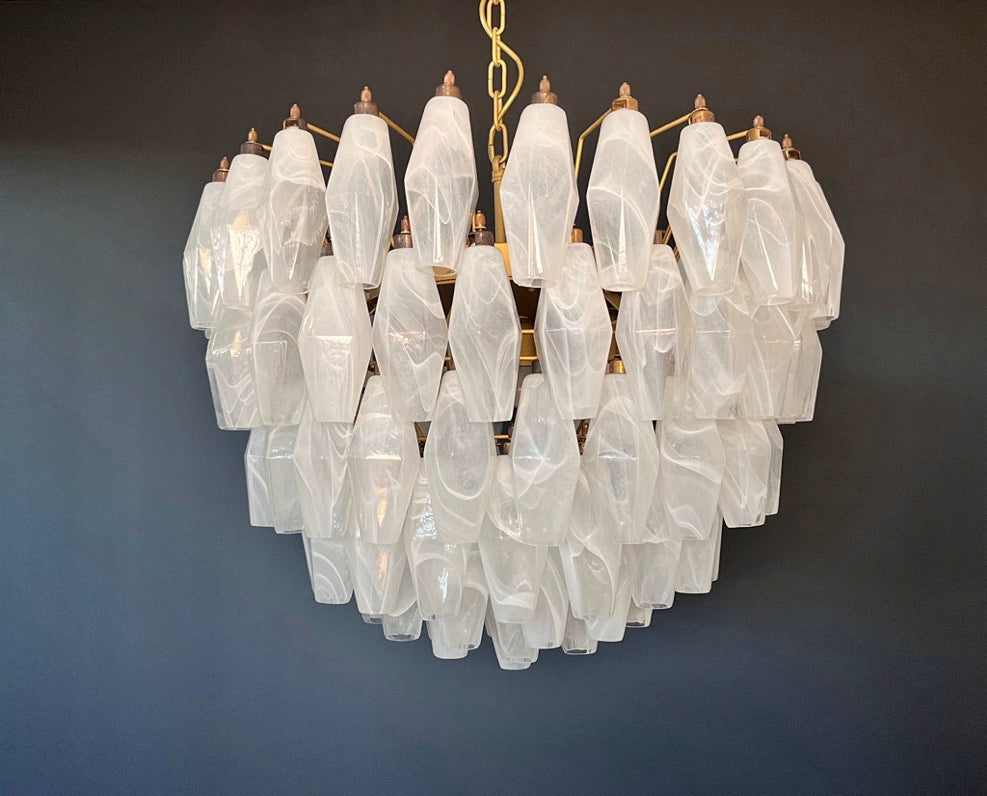 Murano Lysekrone | 111 Hvite Alabaster Gull Poliedriglass