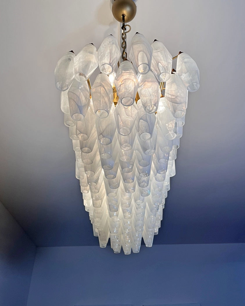 Murano Lysekrone | 138 Hvite Alabaster Gull Poliedriglass