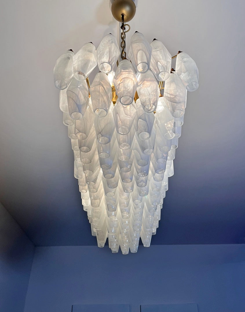 Murano Lysekrone | 138 Hvite Alabaster Gull Poliedriglass