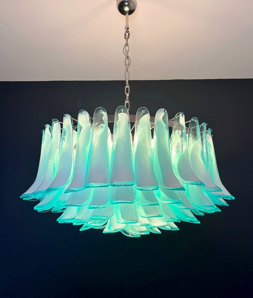 Murano Lysekrone – 101 Hvite Turkise Lattimo Konglebladglass – detalj 7 – Murano Classics