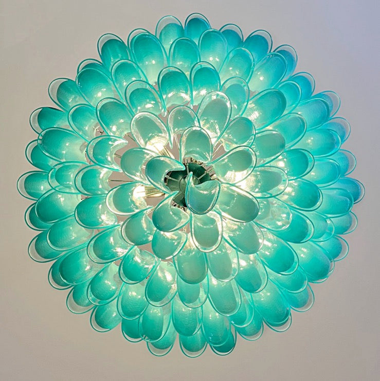 Murano Lysekrone – 101 Hvite Turkise Lattimo Konglebladglass – detalj 1 – Murano Classics