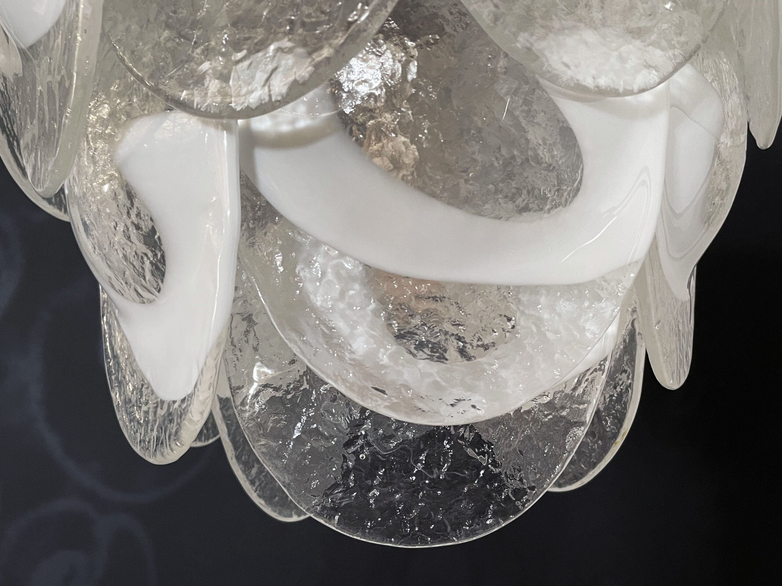 Murano Lysekrone – 41 Hvite Klare Konglebladglass – detalj 9 – Murano Classics