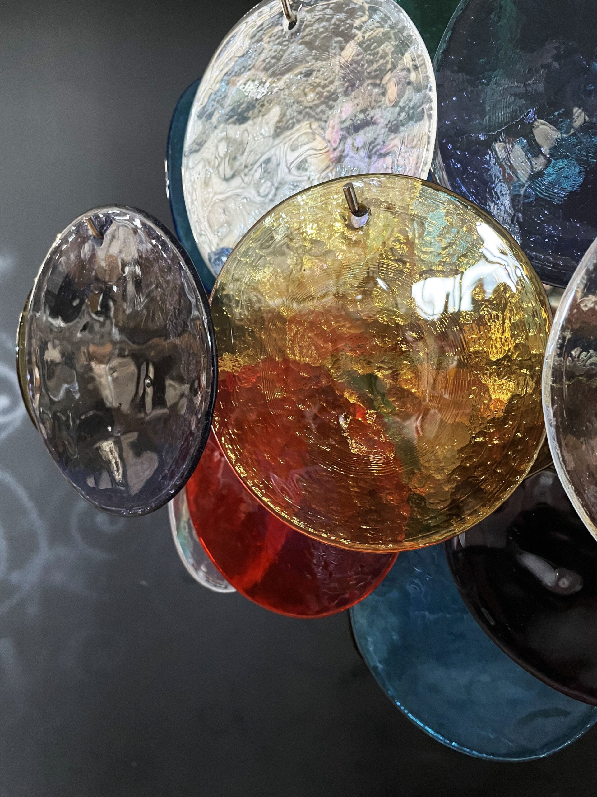 Murano Lysekrone – 36 Multifargede Glassdisker – detalj 11 – Murano Classics