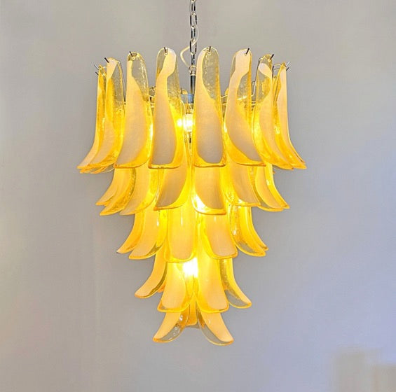 Murano Lysekrone – 52 Hvite Lattimo Karamell Konglebladglass – detalj 8 – Murano Classics