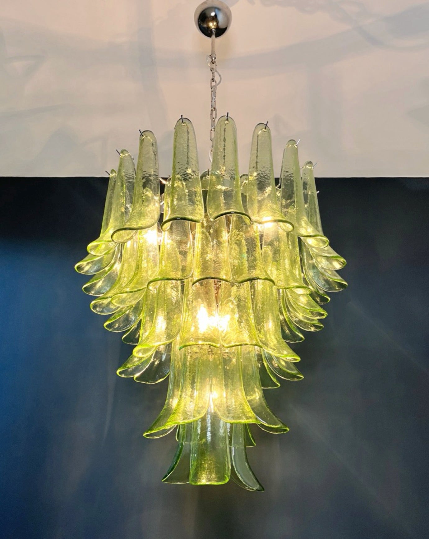 Murano Lysekrone – 52 Grønne Konglebladglass – detalj 5 – Murano Classics