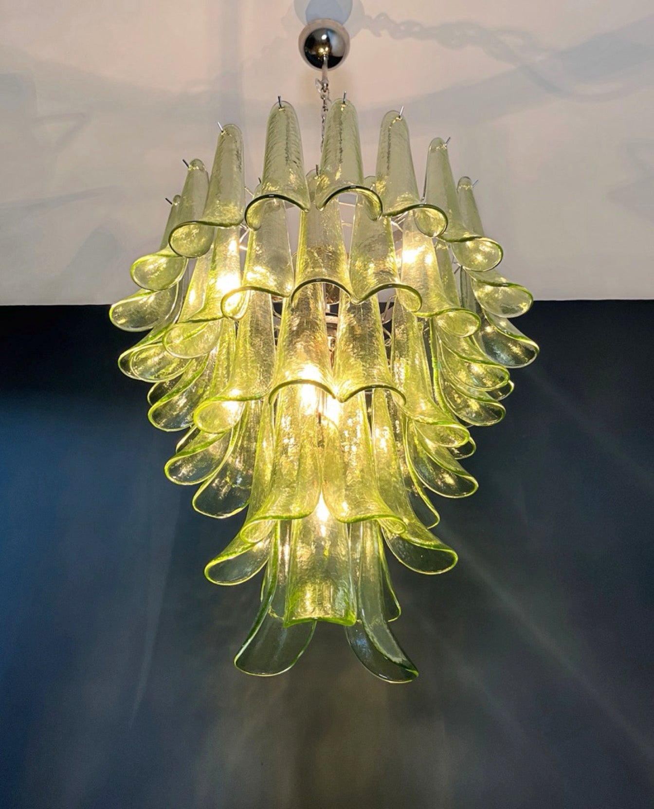 Murano Lysekrone – 52 Grønne Konglebladglass – detalj 4 – Murano Classics