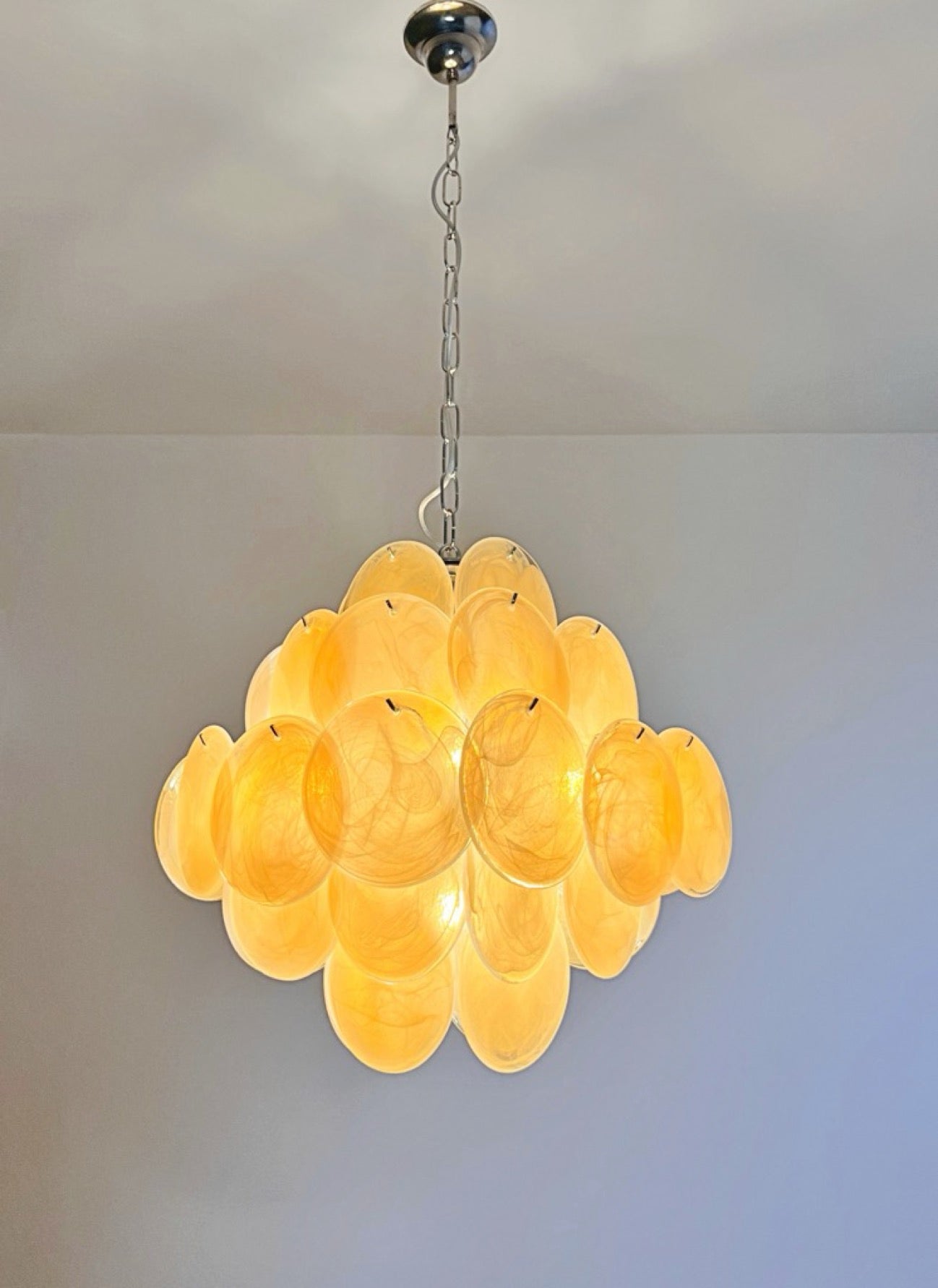 Murano Lysekrone – 36 Alabaster Gule Diskglass – detalj 3 – Murano Classics