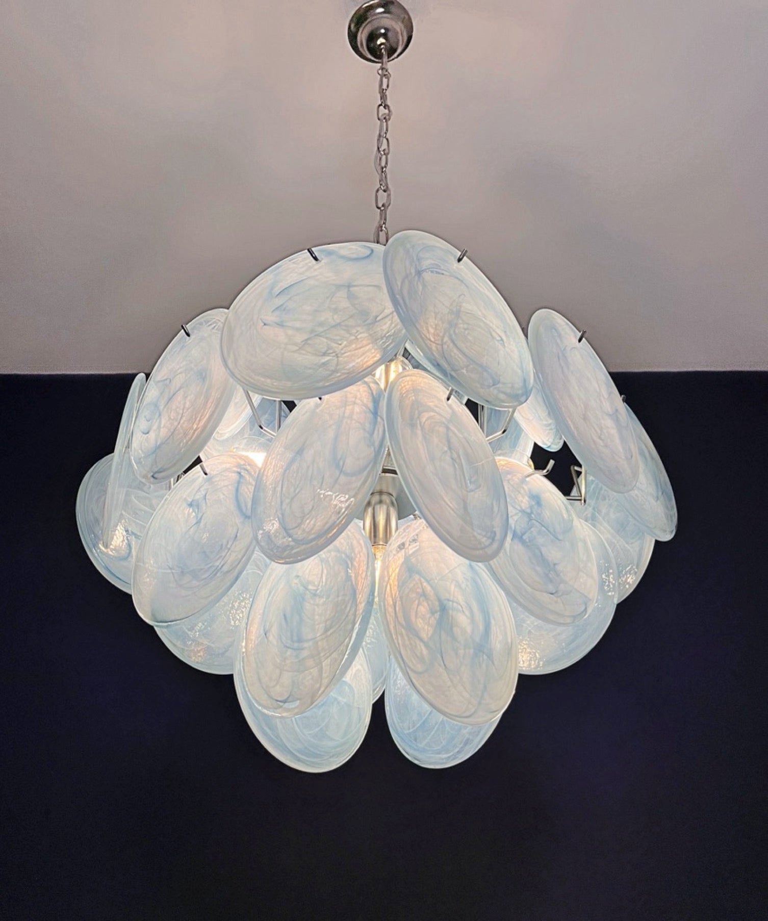 Murano Lysekrone – 36 Blå Alabaster Diskglass – detalj 5 – Murano Classics