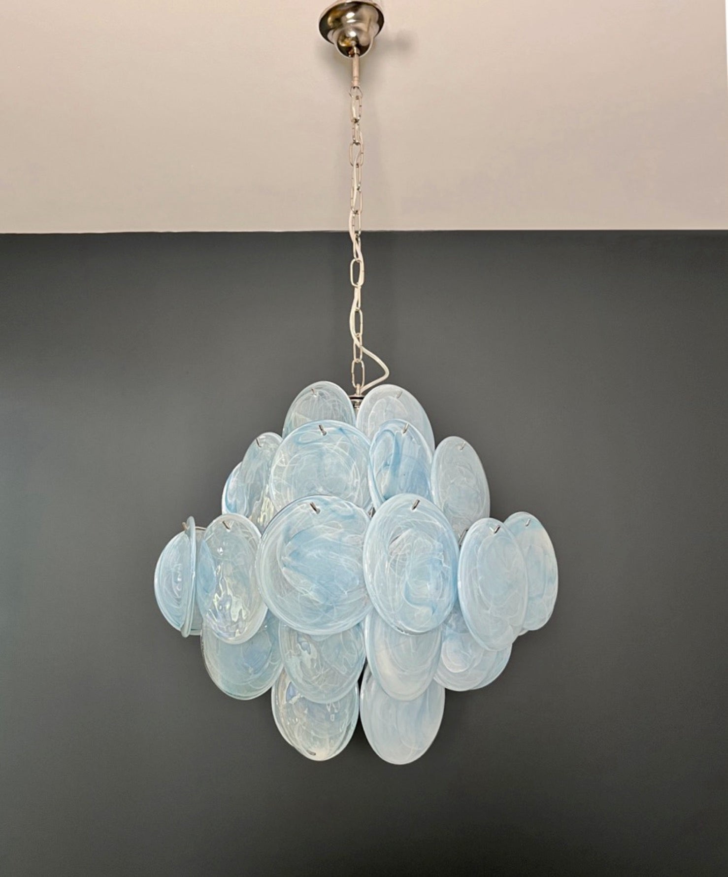 Murano Lysekrone | 36 Blå Alabaster Iris Diskglass