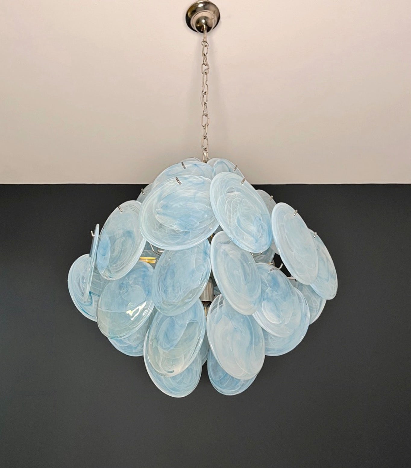 Murano Lysekrone | 36 Blå Alabaster Iris Diskglass