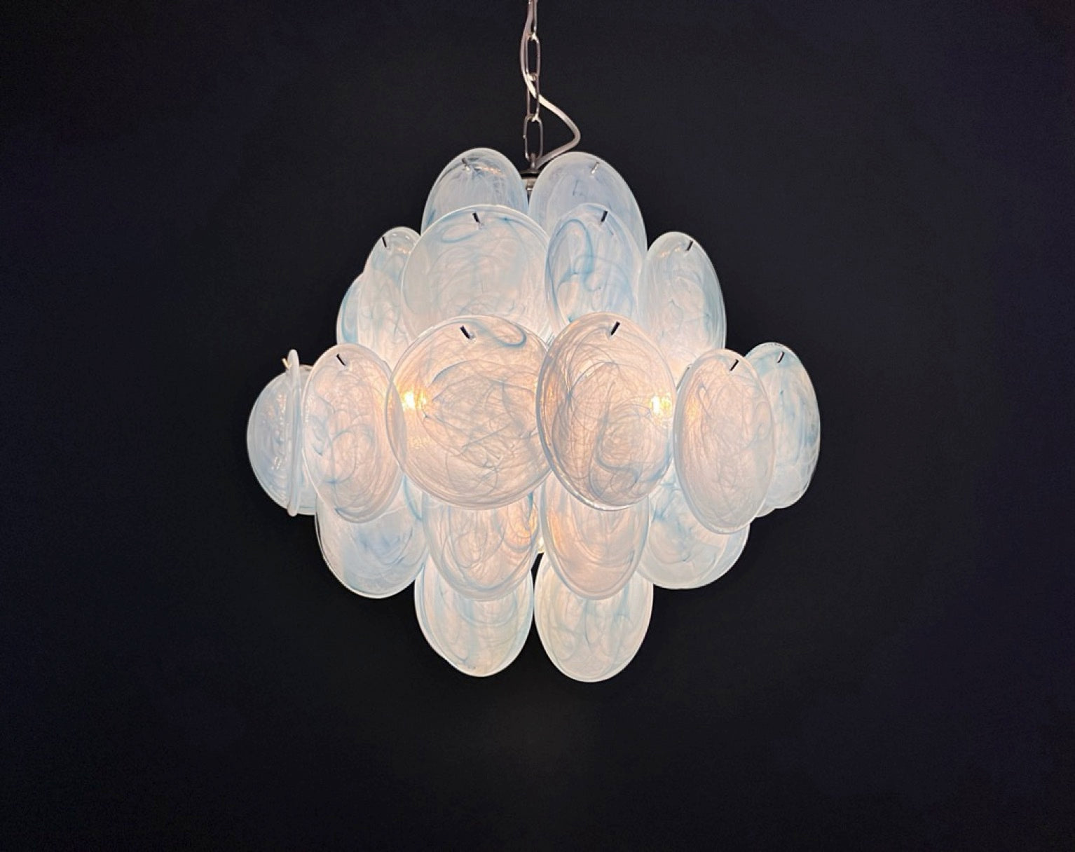 Murano Lysekrone – 36 Blå Alabaster Diskglass – detalj 8 – Murano Classics