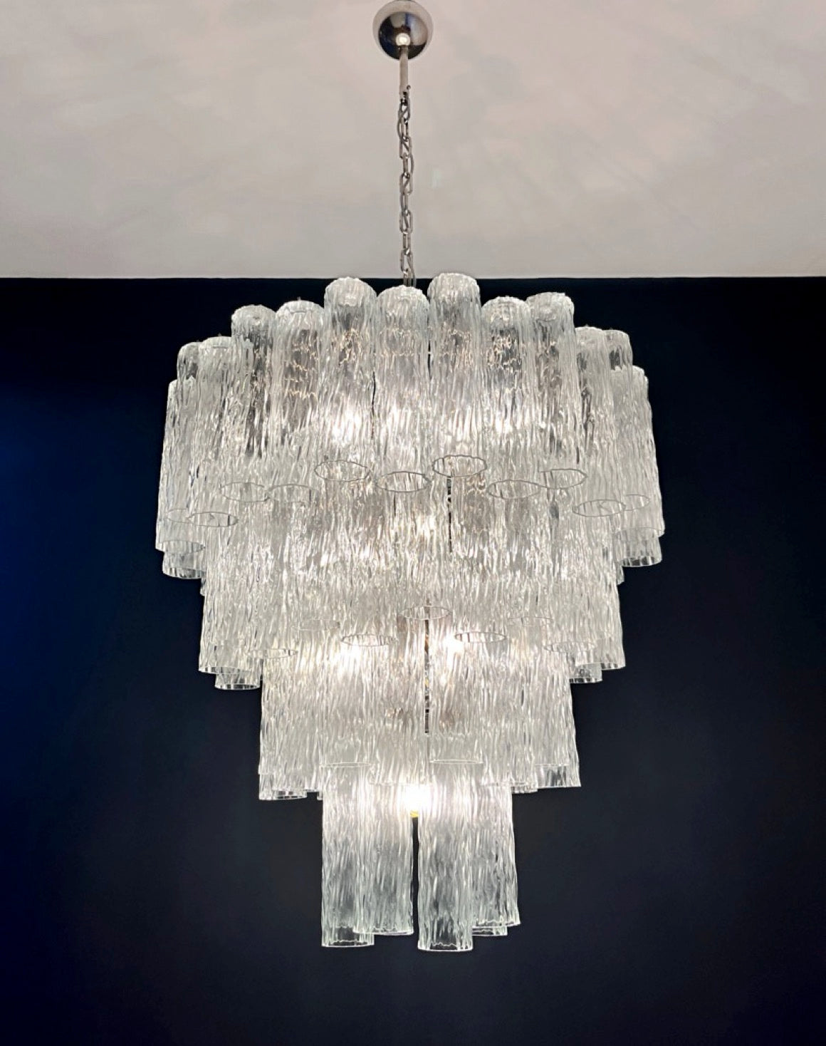 Huge Murano Glass Tiered Chandelier – 80 glasses – transparent corteccia glass tube