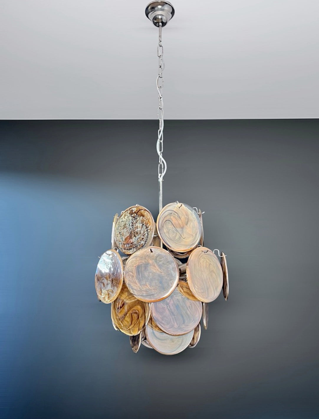 Murano Lysekrone | 24 Sort Alabaster Diskglass