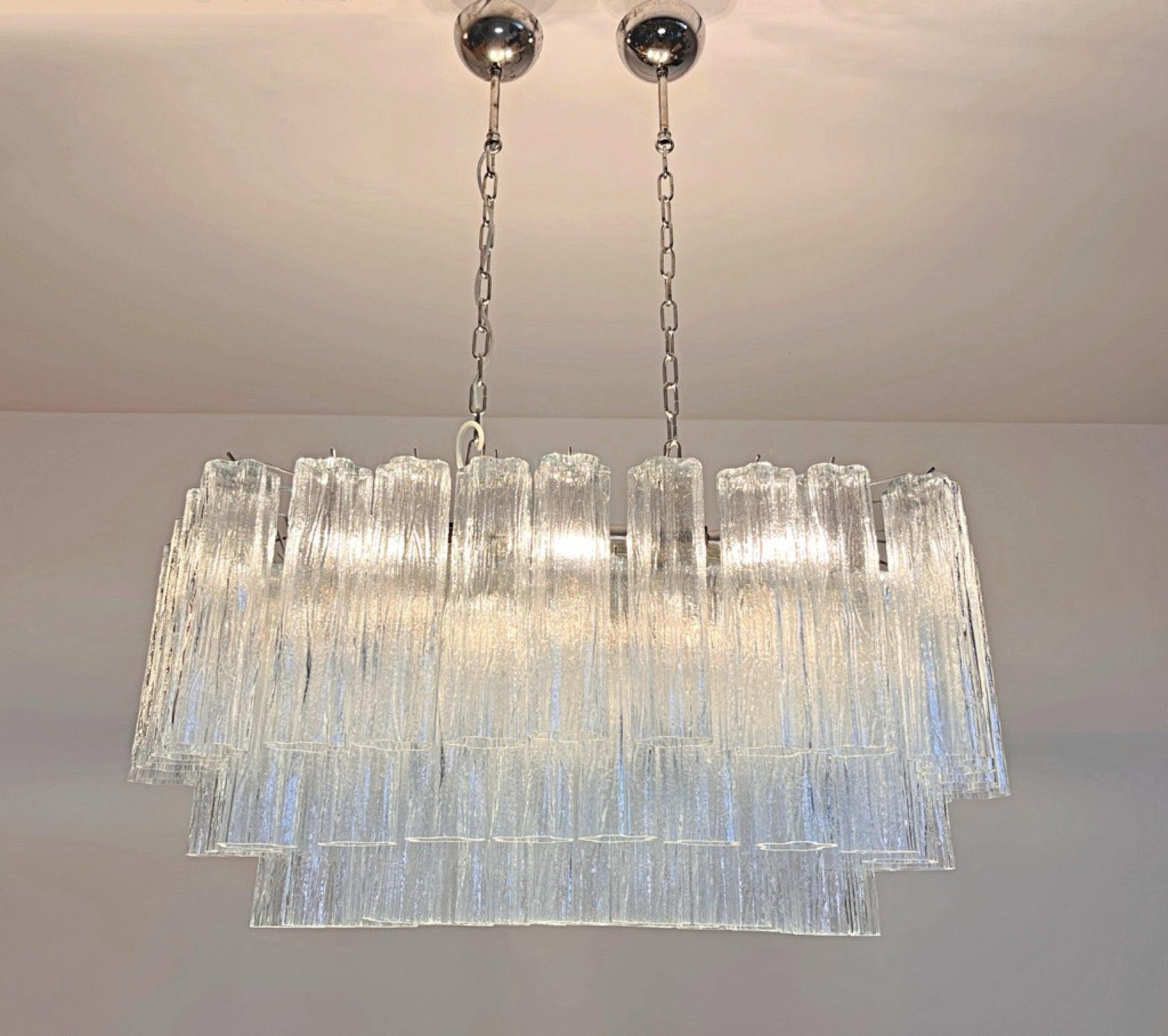 Elegant Murano tube Chandelier – 72 clear glasses