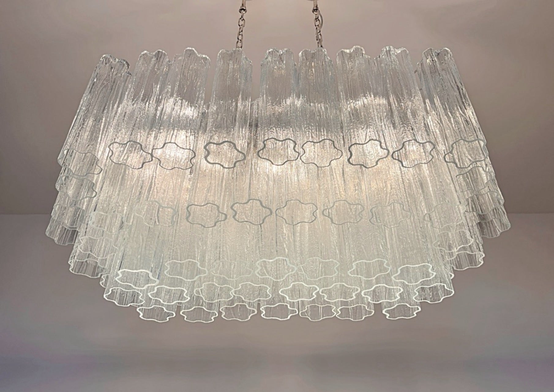 Elegant Murano tube Chandelier – 72 clear glasses
