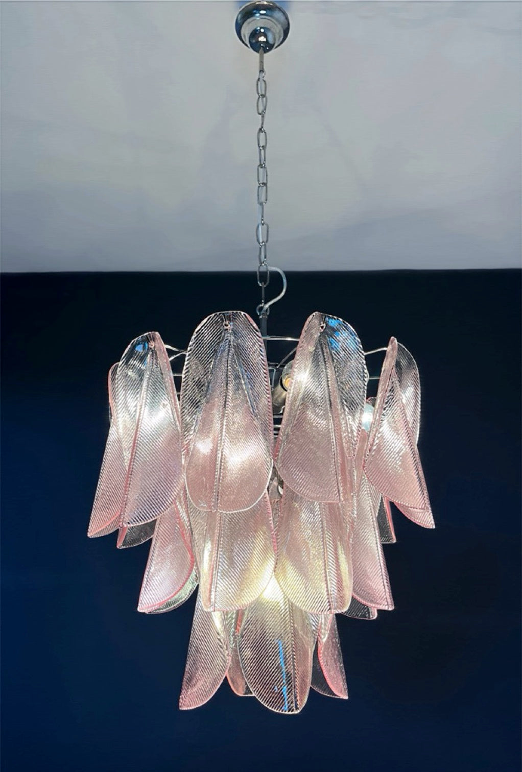 Italian vintage Murano chandelier – Mazzega – 23 “rondini” pink glass