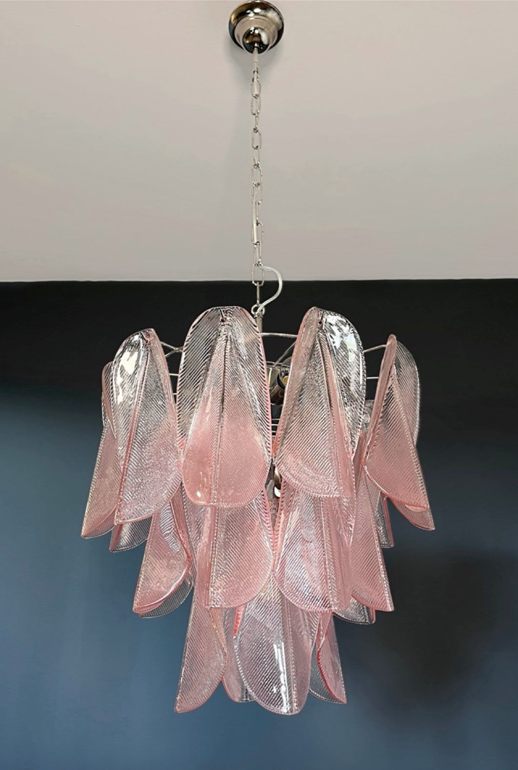 Italian vintage Murano chandelier – Mazzega – 23 “rondini” pink glass