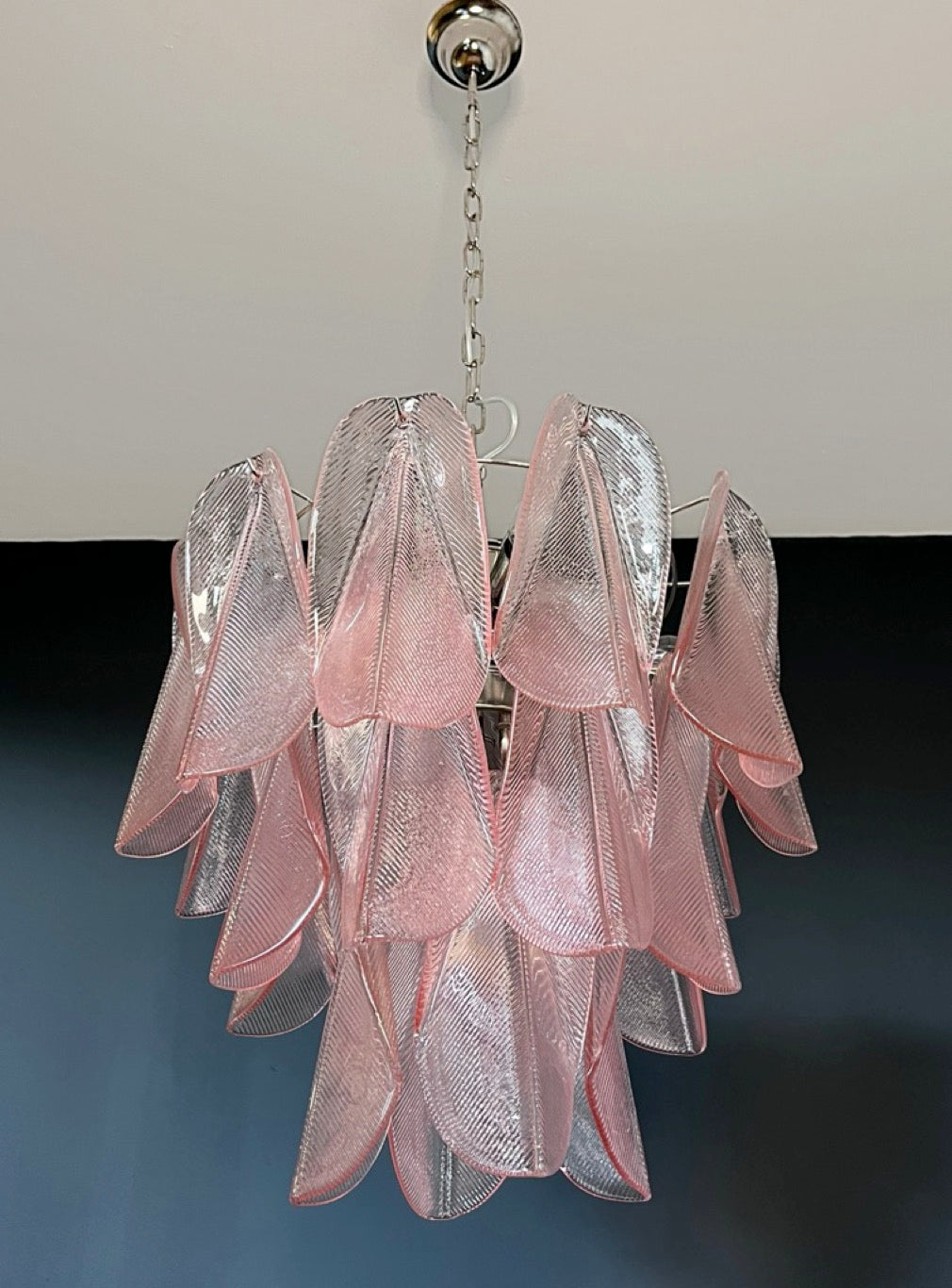 Italian vintage Murano chandelier – Mazzega – 23 “rondini” pink glass