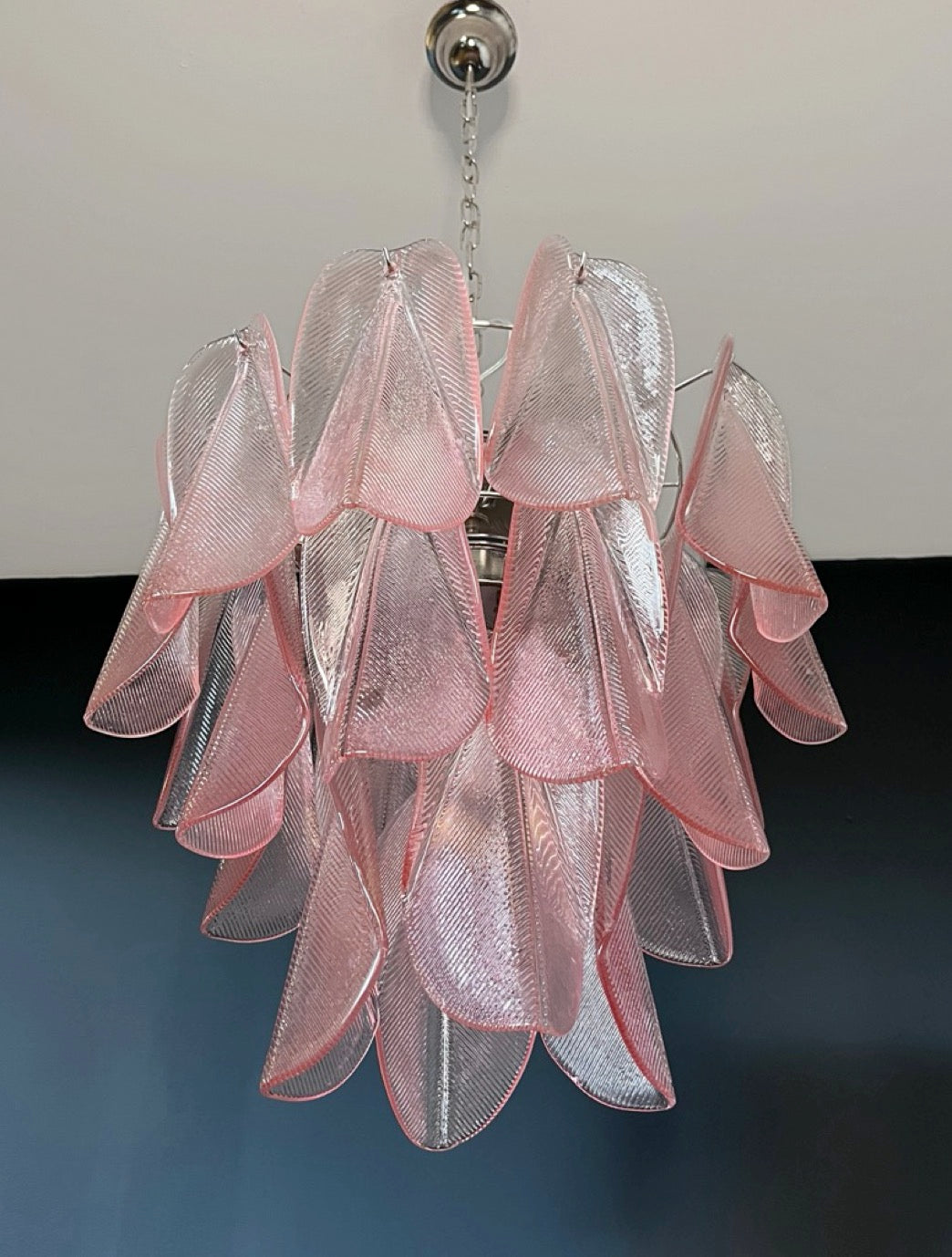 Italian vintage Murano chandelier – Mazzega – 23 “rondini” pink glass