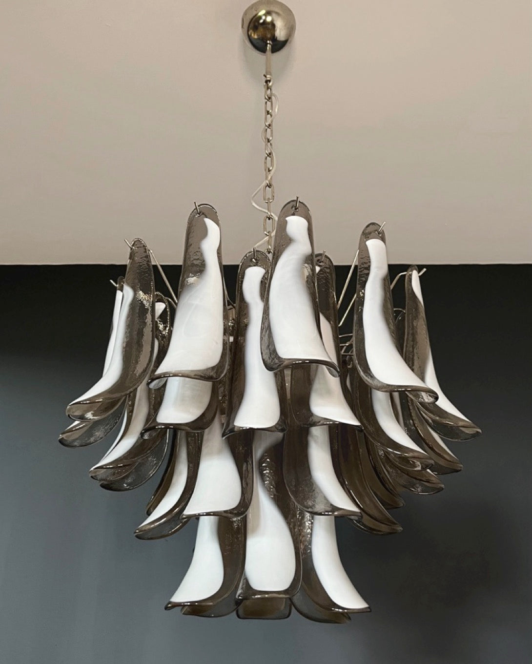 Italian vintage Murano chandelier – Mazzega – 36 lattimo smoked glass petals