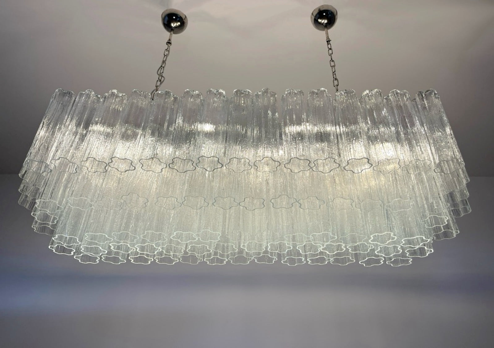 Elegant Murano tube Chandelier – 114 clear glasses