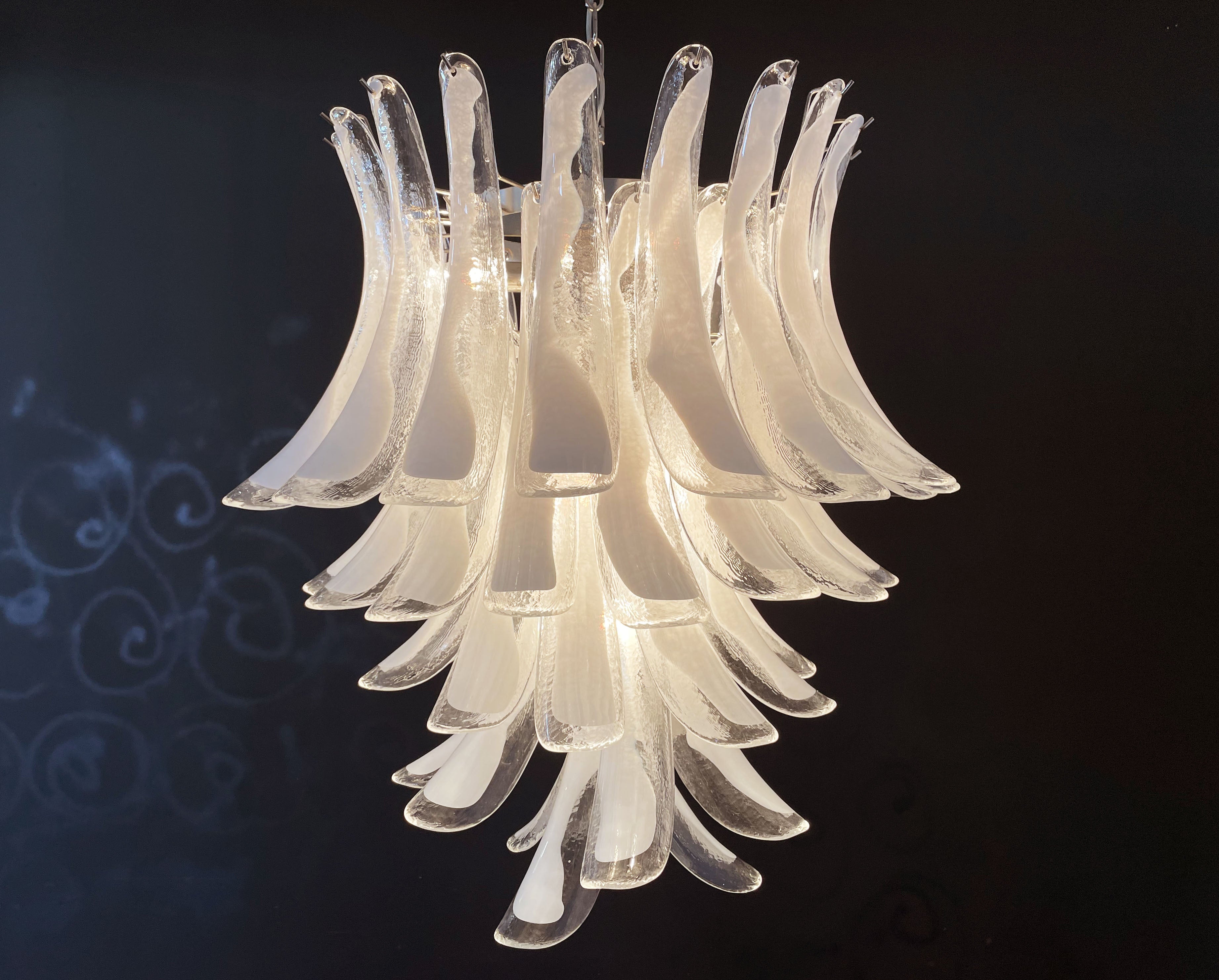 Murano Lysekrone – 52 Klare Hvit Konglebladglass – detalj 6 – Murano Classics