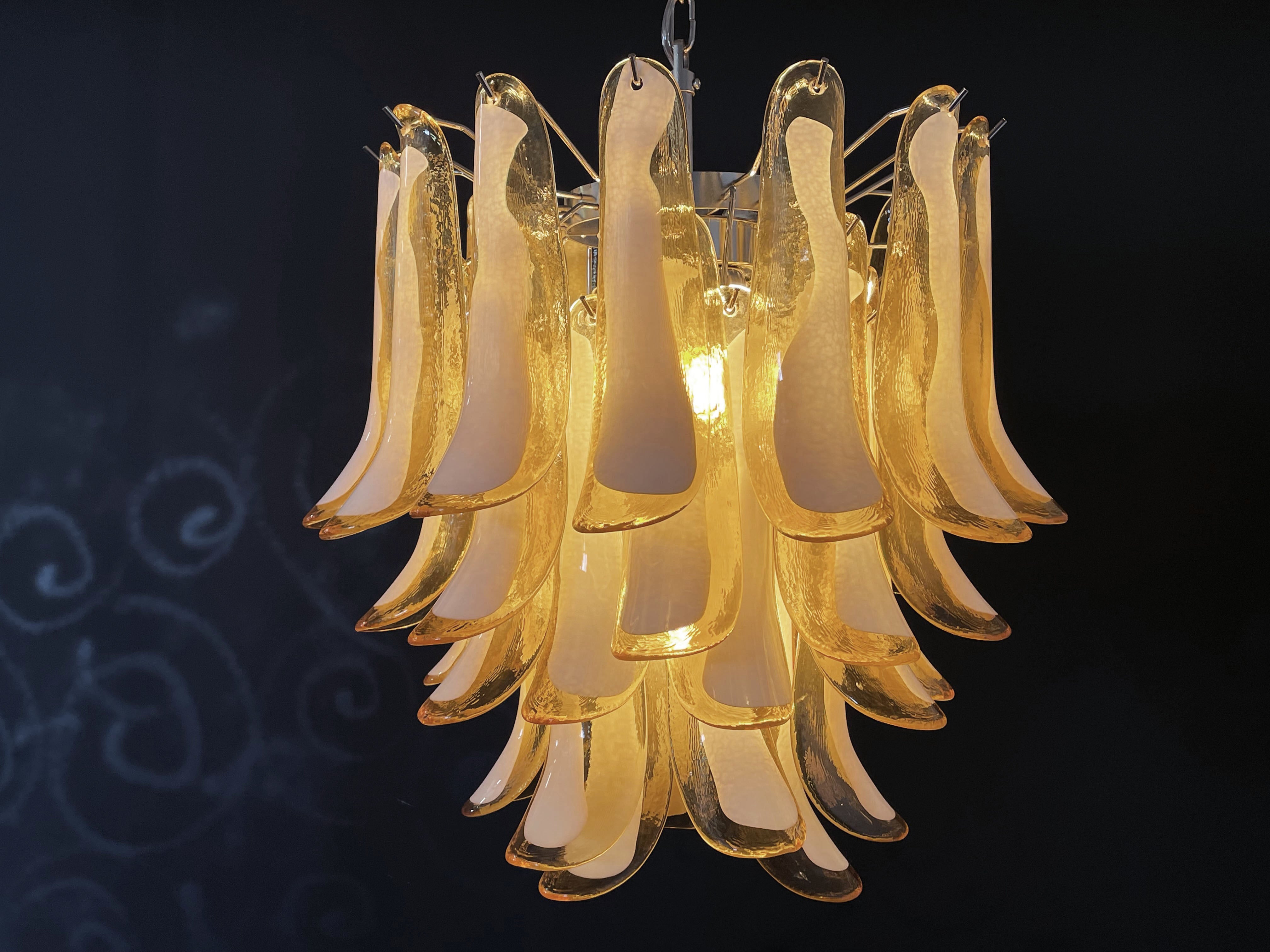 Murano Lysekrone – 41 Karamelfargede Konglebladglass – detalj 8 – Murano Classics