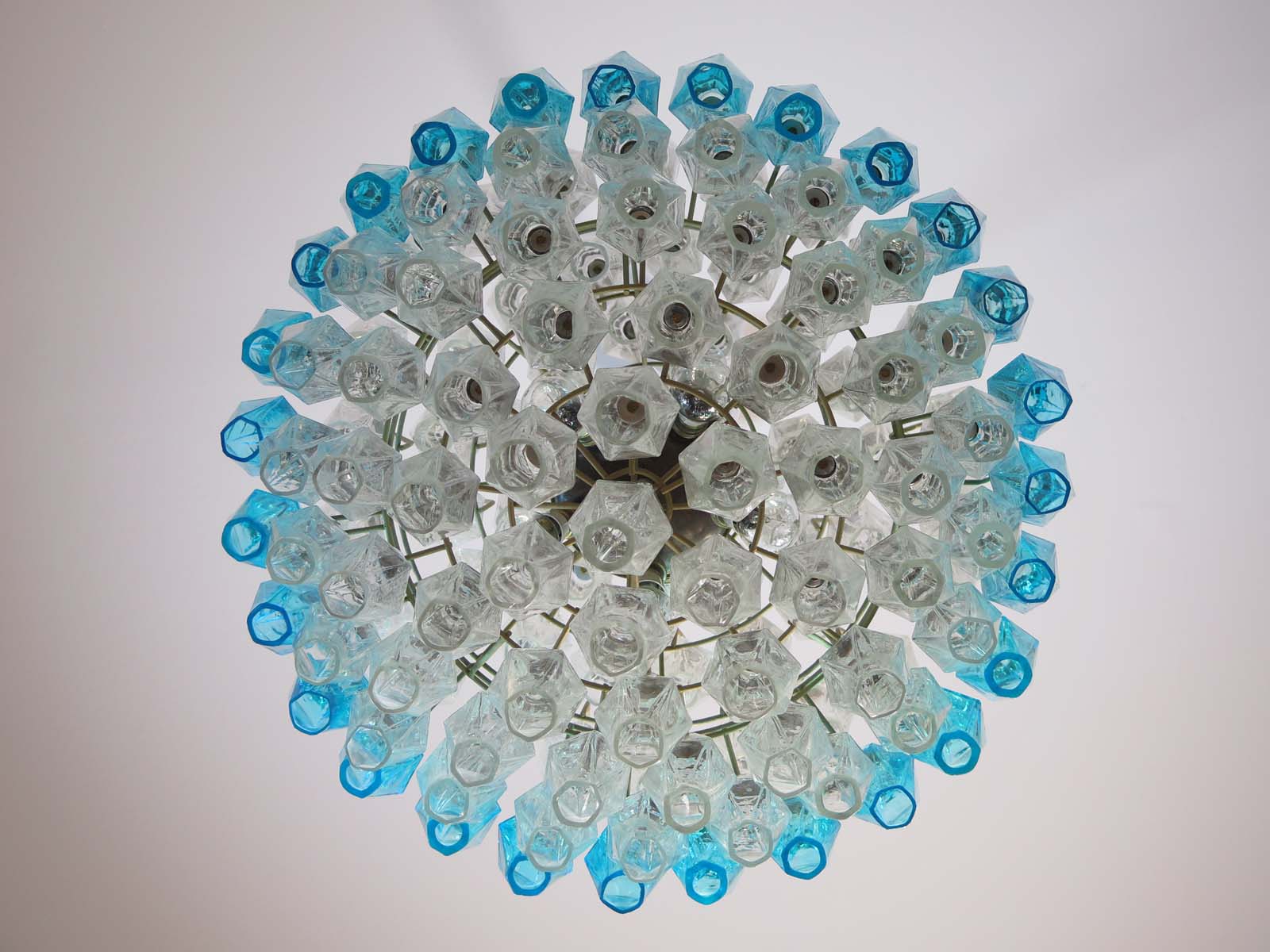 Murano Lysekrone – 140 Klare og Blå Poliedriglass – detalj 1 – Murano Classics