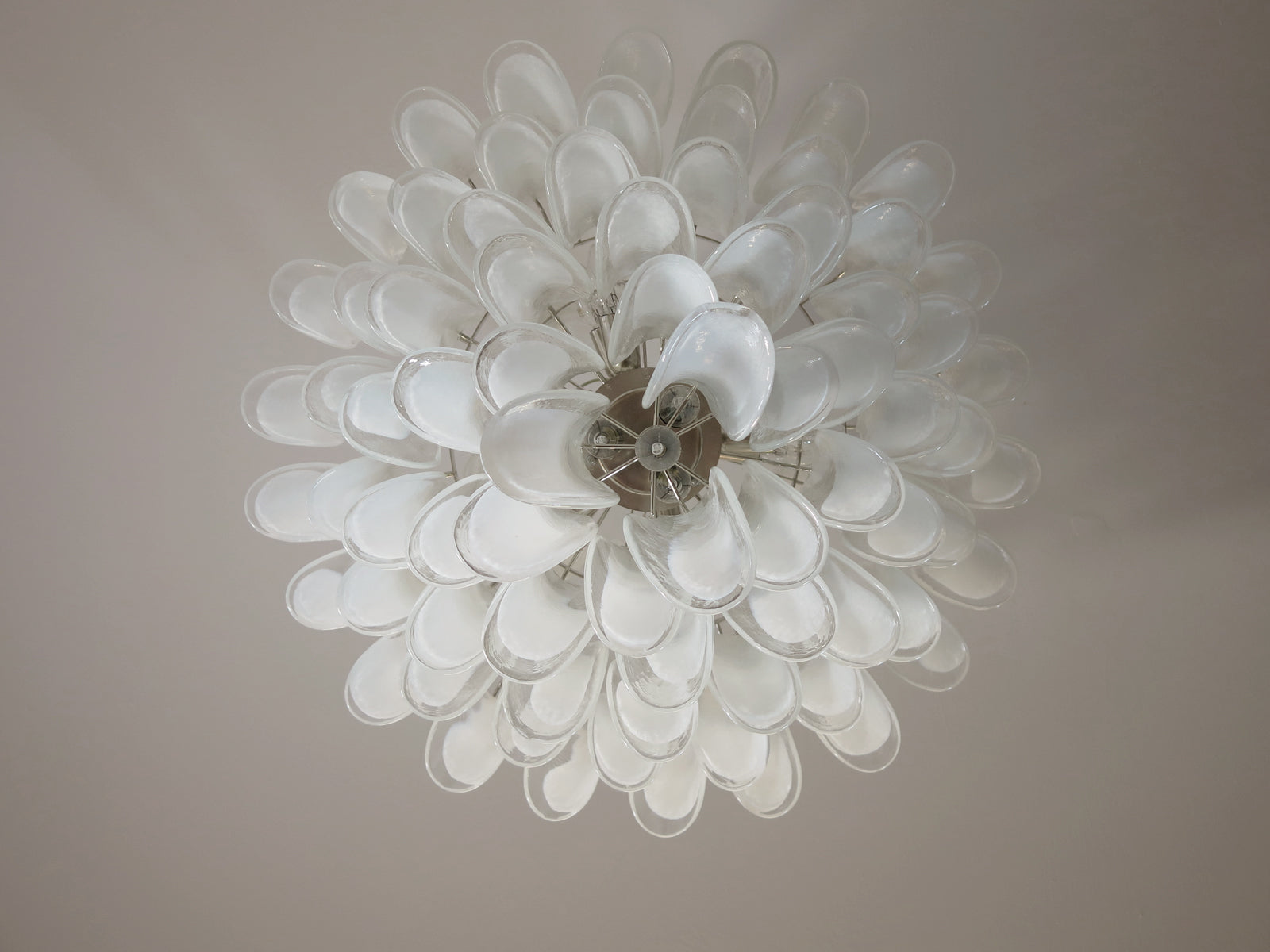Murano Lysekrone – 85 Klare Konglebladglass – detalj 1 – Murano Classics