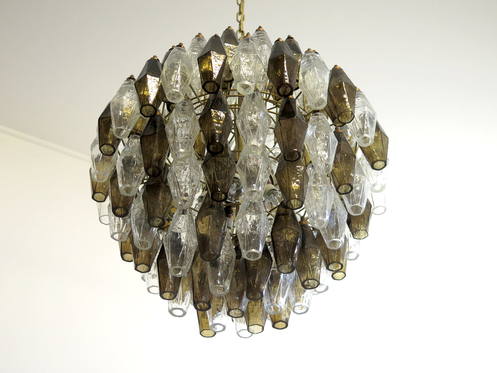 Murano Lysekrone – 140 Klare og Røykfargede Poliedriglass – detalj 3 – Murano Classics