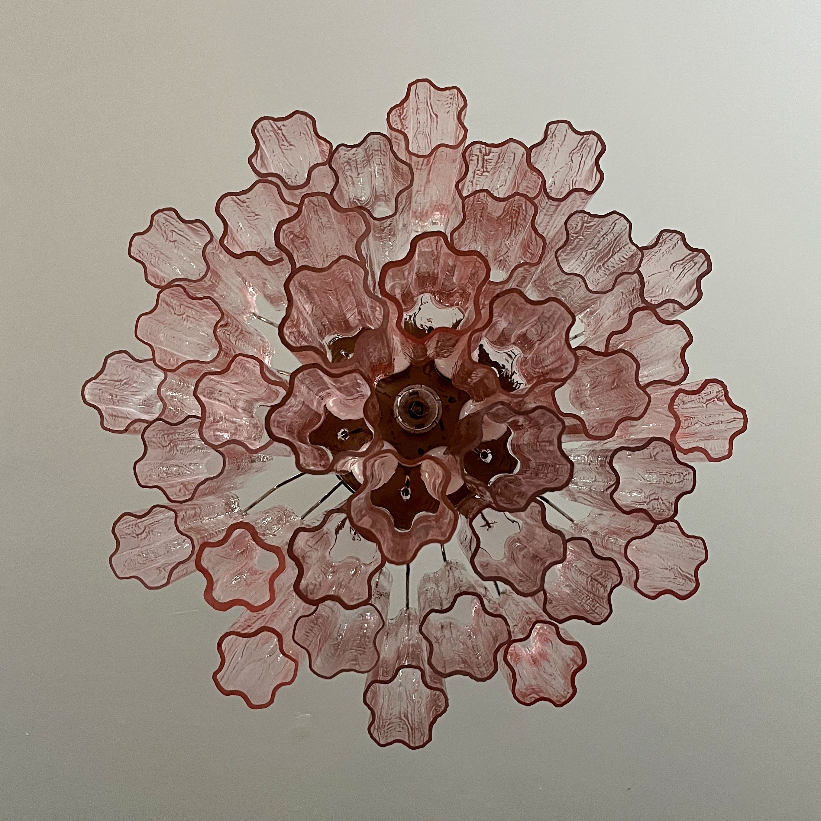 Murano Lysekrone – 36 Rosa Glassrør – detalj 1 – Murano Classics