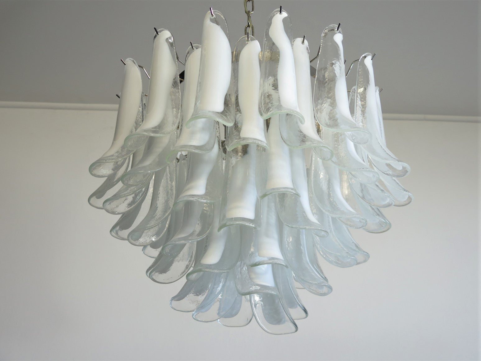 Murano Lysekrone – 53 Klare Konglebladglass – detalj 3 – Murano Classics