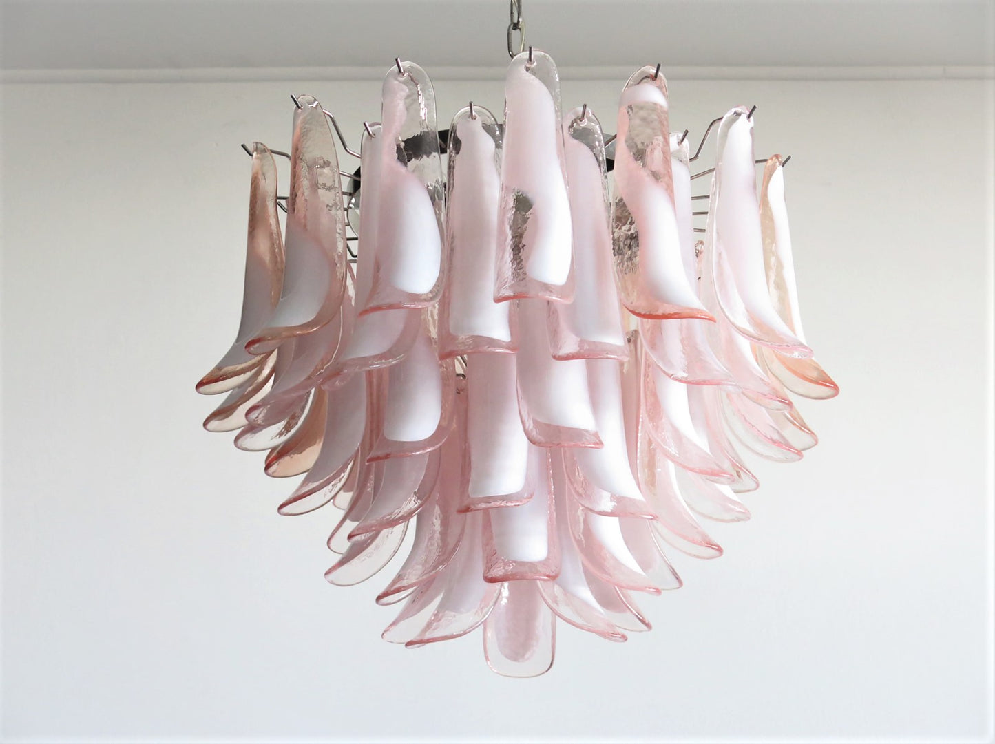 Murano Chandelier | 53 Pink cone leaf glass