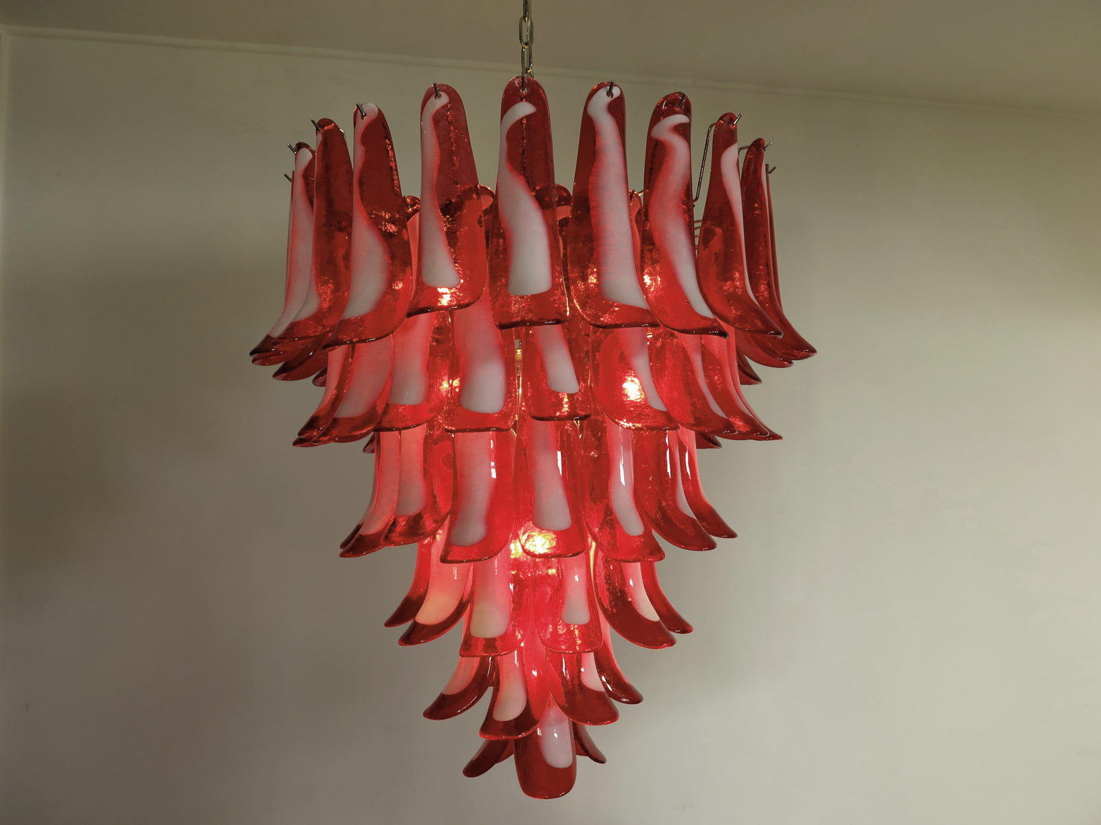 Murano Lysekrone – 75 Rød Konglebladglass – detalj 6 – Murano Classics