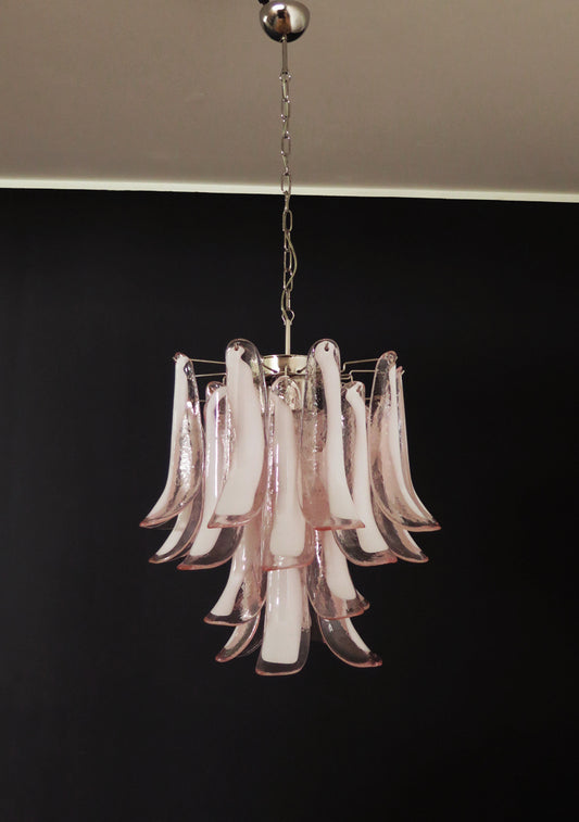 Murano Chandelier | 26 Pink cone leaf glass